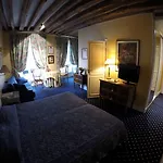 Hotel Le Relais Médicis 4*