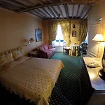 Le Relais Médicis Hotel