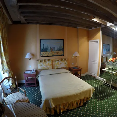 Hotel Le Relais Medicis 4*